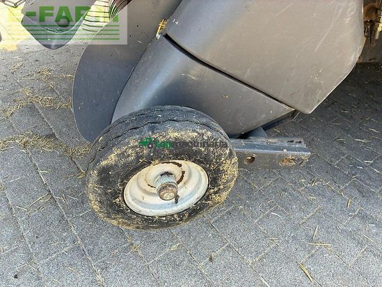 Empacadora gigant - Massey Ferguson - mf 2170 tc