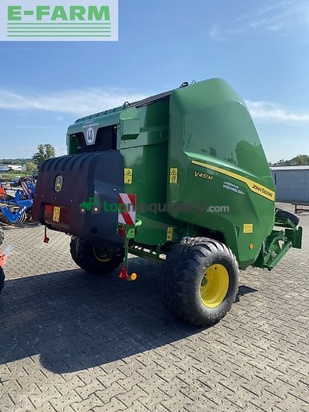 Empacadora gigant - John Deere - v451 m