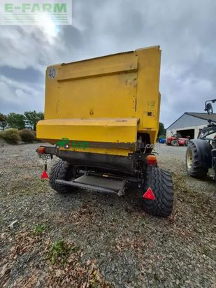 Empacadora gigant - New Holland - br7060