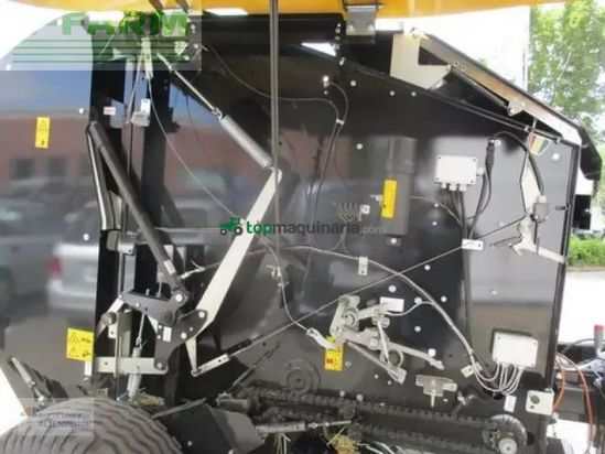 Empacadora gigant - New Holland - br 150 utility