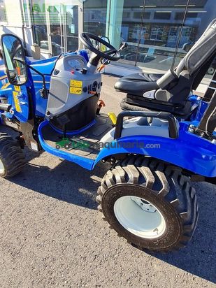 Tractor agrícola - New Holland - boomer 25