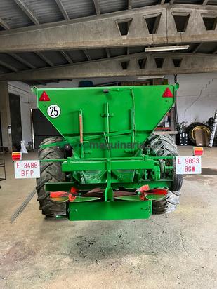 Abonadora arrastrada Rimasa 7000 kgs