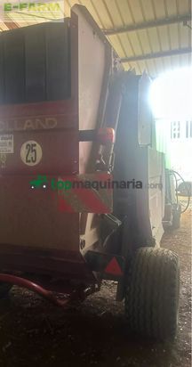 Empacadora gigant - New Holland - 658