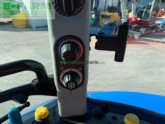Tractor agrícola - New Holland - t4.115 tractor (st27506)