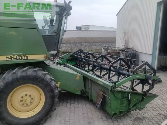 Cosechadora de Cereal - John Deere - 2256