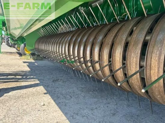 Empacadora gigant - John Deere - v451m