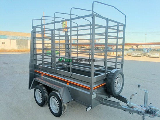 Remolque  caja fija 2 ejes con freno 2200x1300x500+1100+arquillos