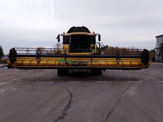 Cosechadora de Cereal - New Holland - CR980
