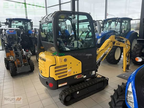 Excavadora - New Holland - ec19c