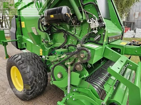 Empacadora gigant - John Deere - v461m