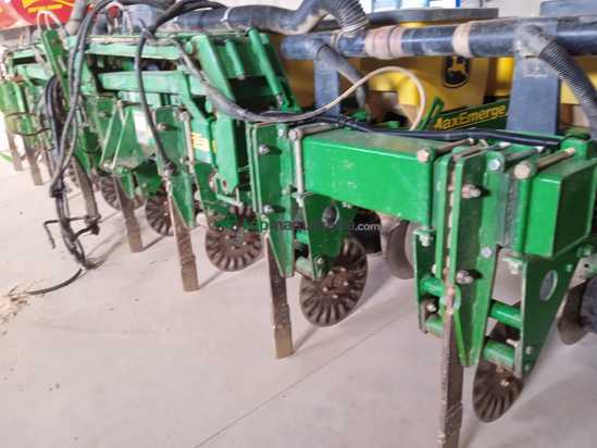 Sembradora John Deere modelo 1700 Max Emerge XP