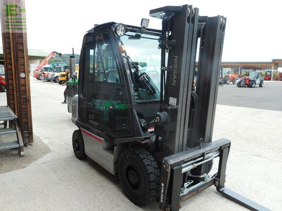 Elevadora - Nissan - y1d2a25q triplex 4,5m + ss + zv + kabine