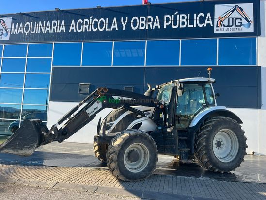 Tractor agricola Valtra T174