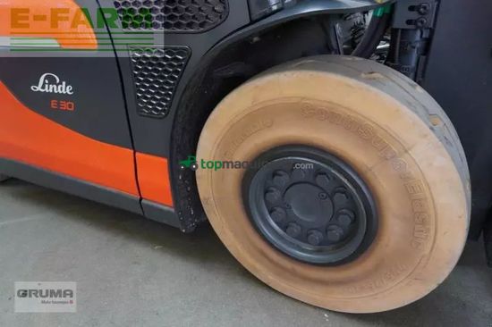 Elevadora - Linde - e 30 ion 1252