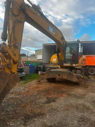Excavadora -  CAT318D
