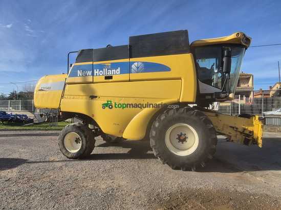 Cosechadora de Cereal - New Holland - CS540