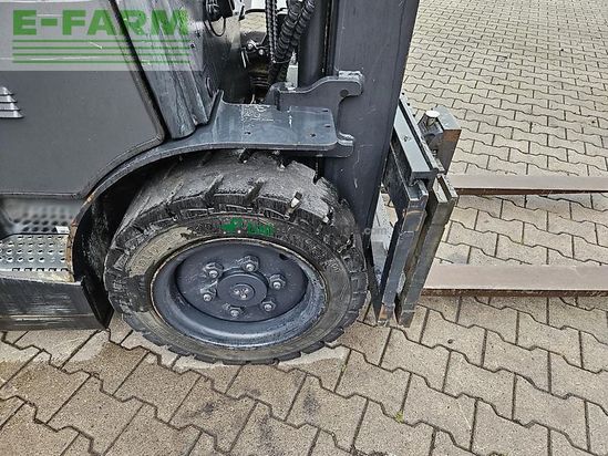Elevadora - Doosan - d30s-9