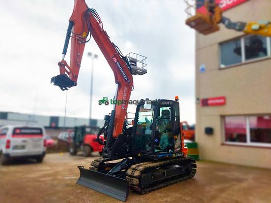 Miniexcavadora HITACHI ZX85USB-6