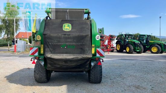 Empacadora gigant - John Deere - V461R