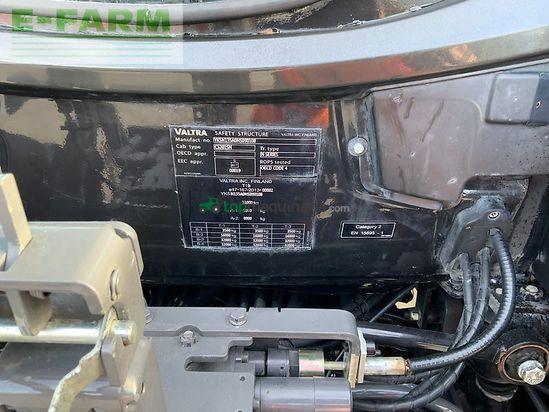 Tractor agrícola - Valtra - n135 active tractor (st27903)
