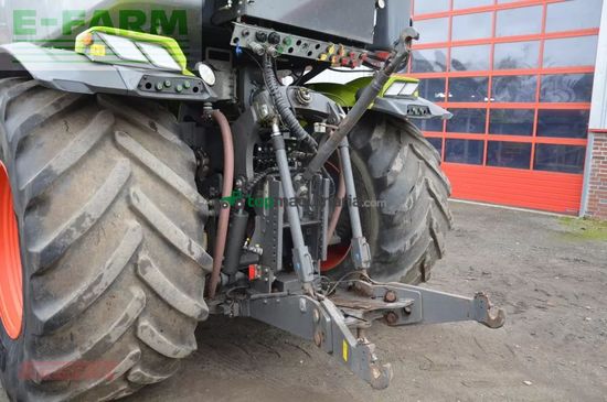 Esparcidor - Claas - xerion 4200 saddle trac bauer