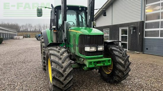 Tractor agrícola - John Deere - 6820 med frontlæsser