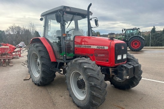 TRACTOR MASSEY FERGUSON 4245 (Particular)