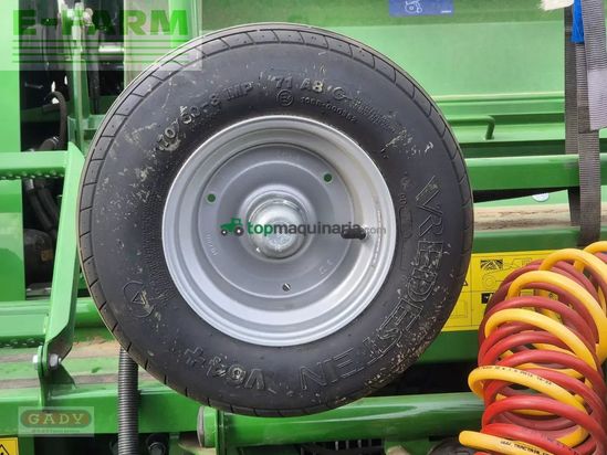 Empacadora gigant - McHale - f560 rundballenpresse