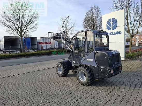 Minicargadora - Toyo - ku 836-ii