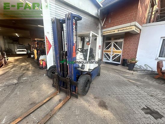 Elevadora - Nissan - egh02f30u dieselstapler mit triplexmast