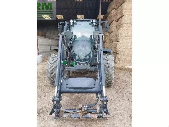 Tractor agrícola - Valtra - n134a