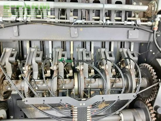 Empacadora gigant - Claas - quadrant 3400 rc