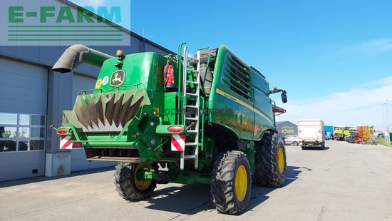 Cosechadora de Cereal - John Deere - t560