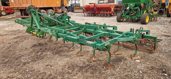 Cultivador - 25 brazos con rastra 