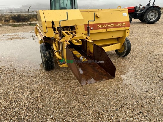 Empacadora pequeña - New Holland 920 