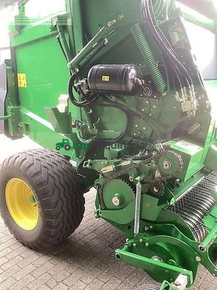 Empacadora gigant - John Deere - v461m