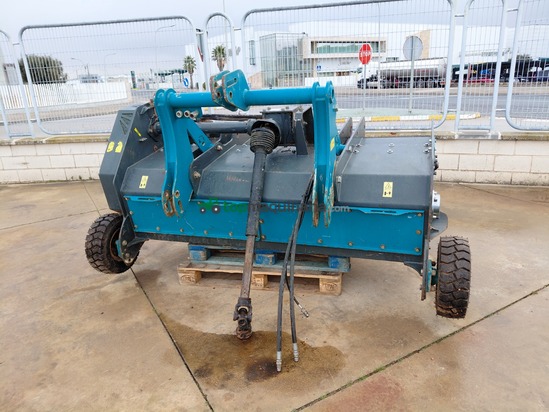 TRITURADORA PICADORA PICURSA  SEMI-NUEVA DE RESTOS DE PODA