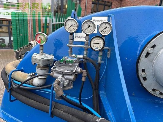 Tractor agrícola - Claas - xerion 4000 & kaweco schwanenhals tridem