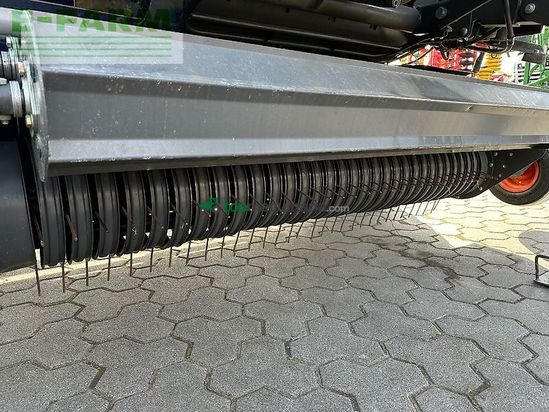 Empacadora gigant - Claas - variant 485 rc pro