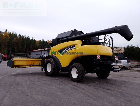 Cosechadora de Cereal - New Holland - CR980