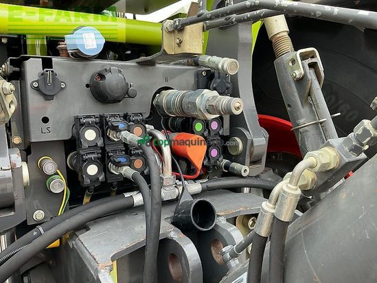 Tractor agrícola - Claas - xerion trac 5000 tractor (st26926)