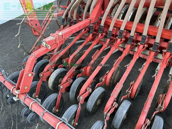 Combinado de siembra - Kverneland - ngh 301 mit i-drill pro