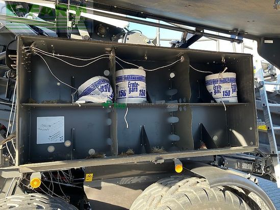 Empacadora gigant - Claas - quadrant 5300 rc