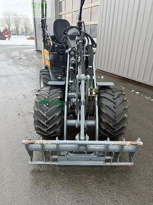 Minicargadora - Giant - g2200e x-tra