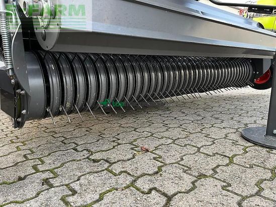 Empacadora gigant - Claas - quadrant 5300 fc t+st