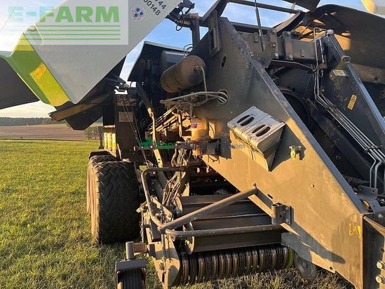 Empacadora gigant - Claas - quadrant 3200 rc