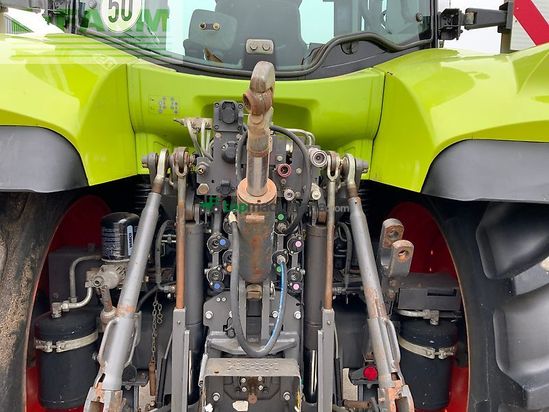 Tractor agrícola - Claas - 650 arion tractor (st26102)