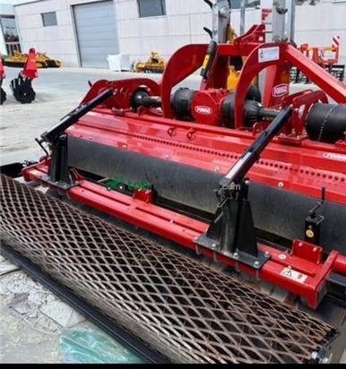 Enterradora de piedras en muy buen estado, marca Forigo, modelo G45 HC
