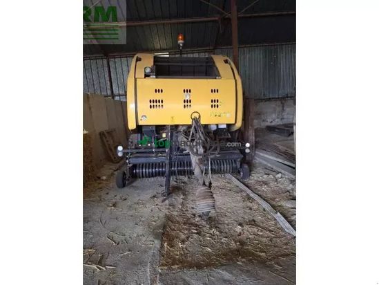 Empacadora gigant - New Holland - roll-belt180