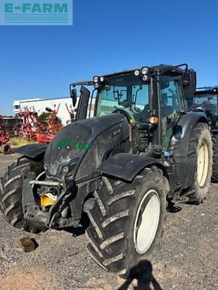 Tractor agrícola - Valtra - n154